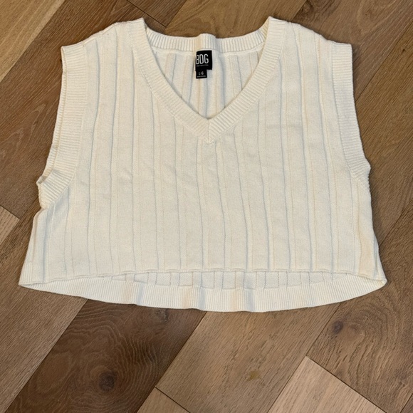 BDG Urban Outfitters Cropped V-neck Sweater Vest Y2K Cream Size Large - Picture 3 of 9